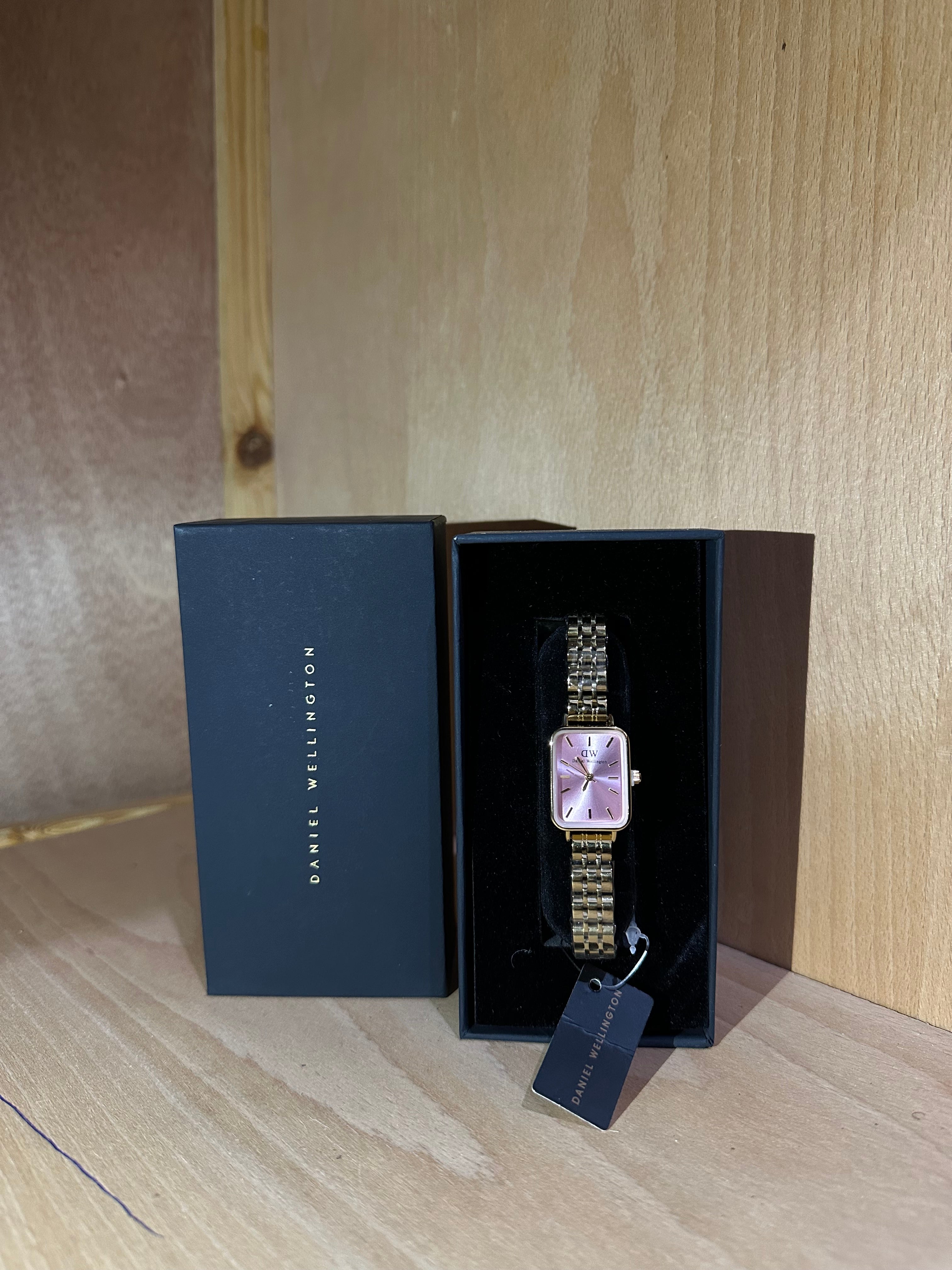 DANIEL WELLINGTON FEMME  AVEC BOITE